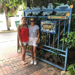 Meet your Posher, Carmita